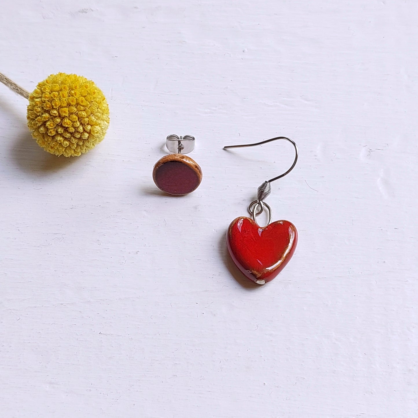 Orecchino in ceramica rossa "A metterci il cuore " spaiati