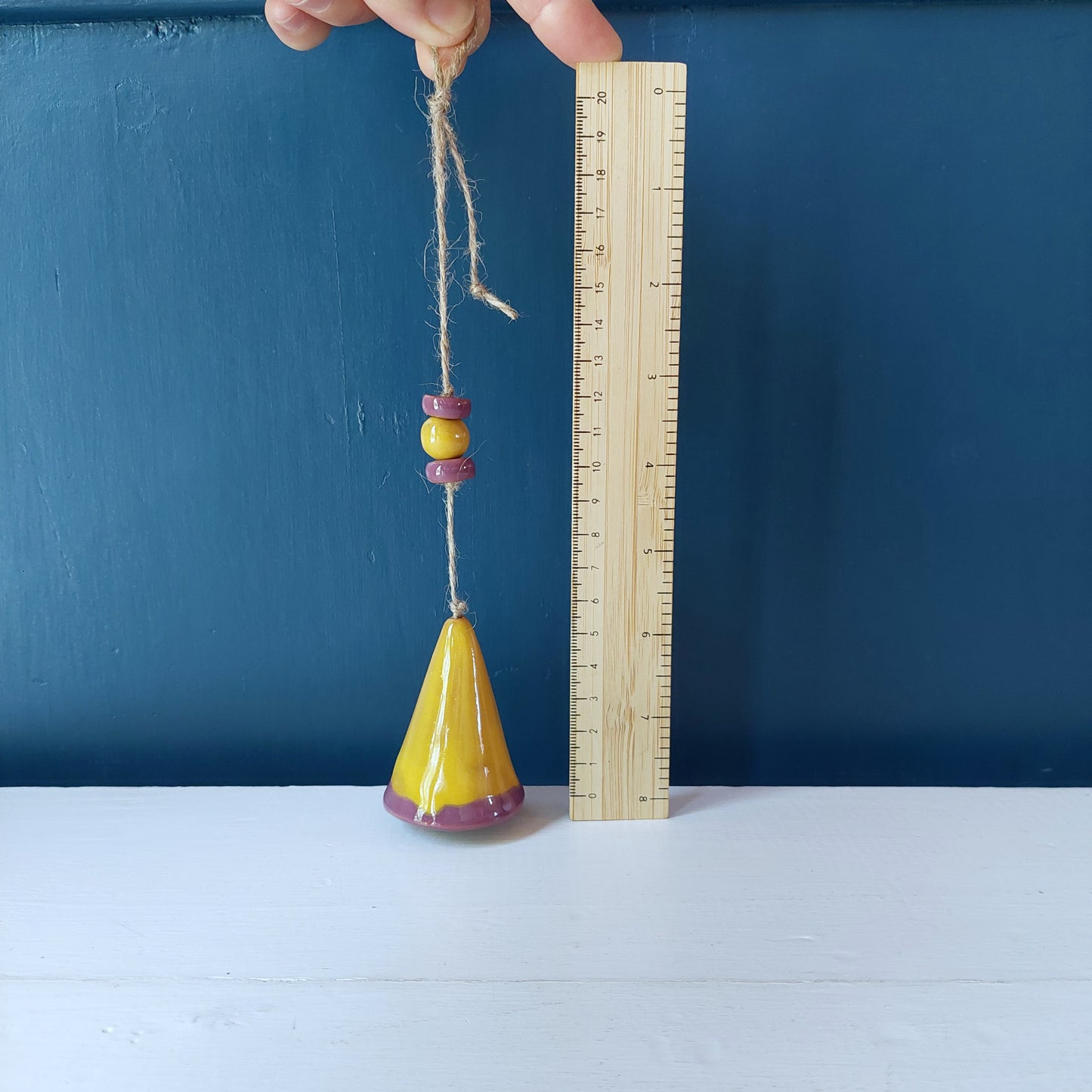 Campanella in ceramica "Pensieri felici" gialla e viola