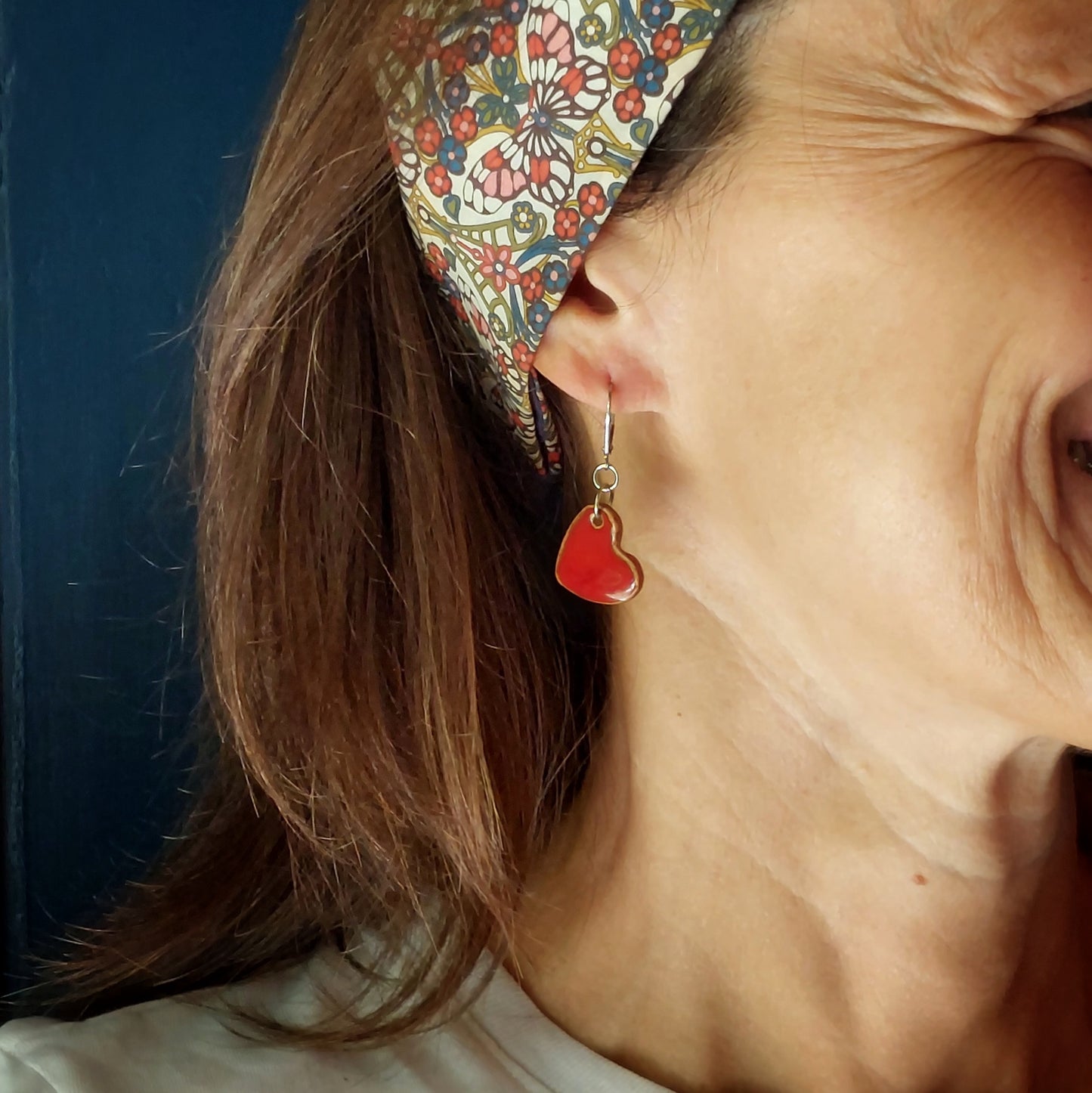 Orecchini Cuore pendente in ceramica rossa collezione "A metterci il cuore".