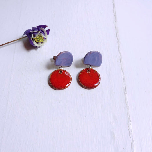 Orecchini Viaggi pendenti in ceramica rosso e azzurro pervinca