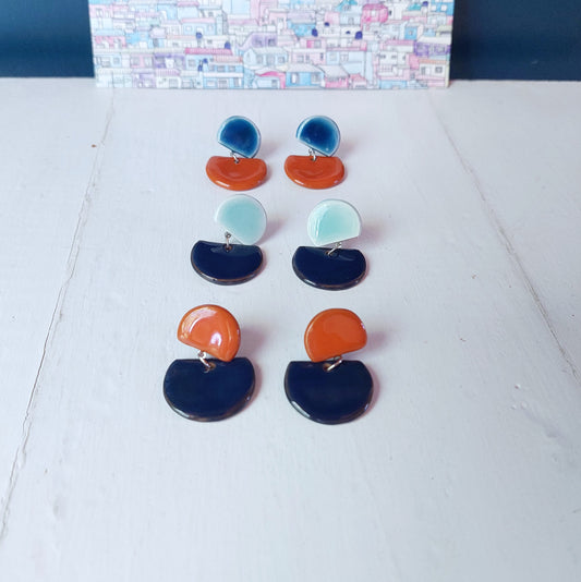 Orecchini pendenti Lune in ceramica arancione e blu in tre varianti colore