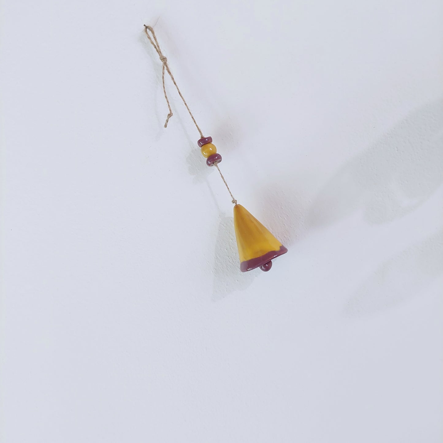 Campanella in ceramica "Pensieri felici" gialla e viola