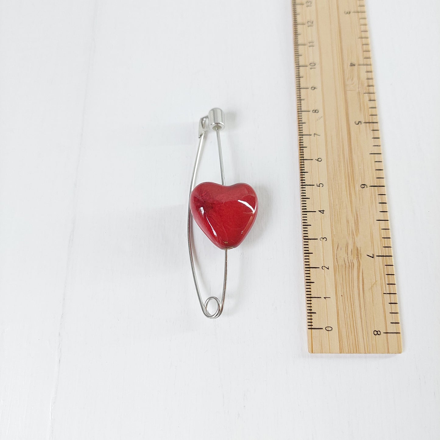 Spilla Cuore Maxi bombato rosso in ceramica, in due varianti.