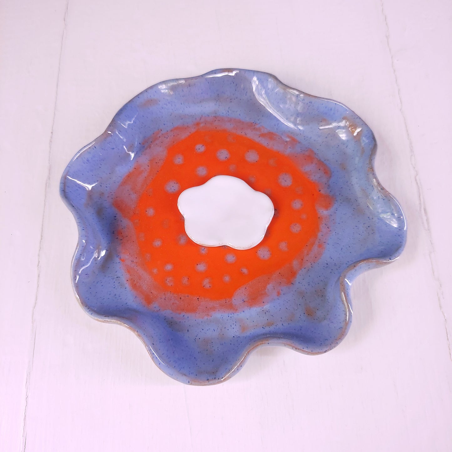 Nuvoletta "Un minuto di relax" in ceramica bianca.