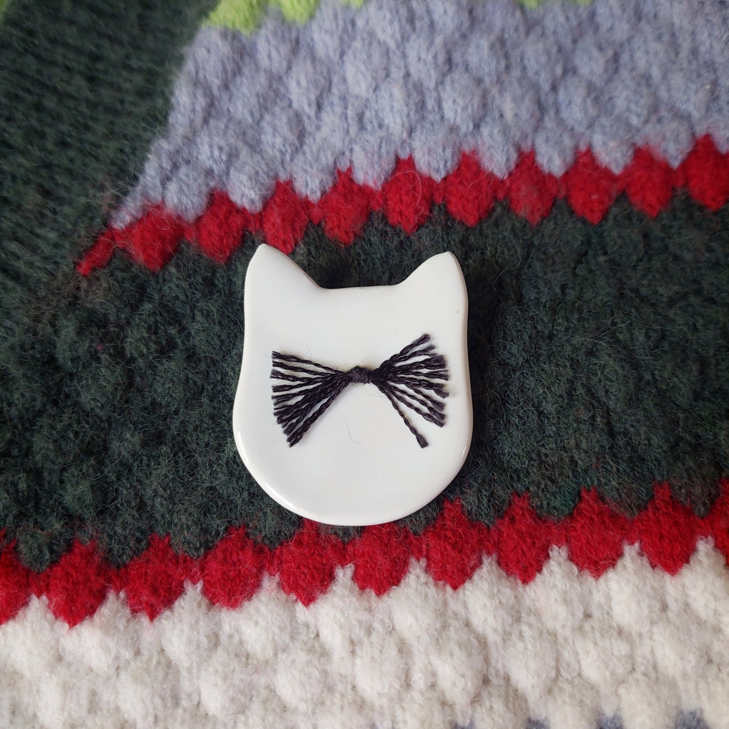 Spille Gatto in ceramica rossa con baffi bianchi, in 3 varianti colore